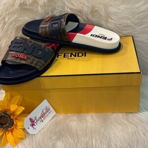 Fendi womens Mania Brown leather Pool slides shoes size 39
